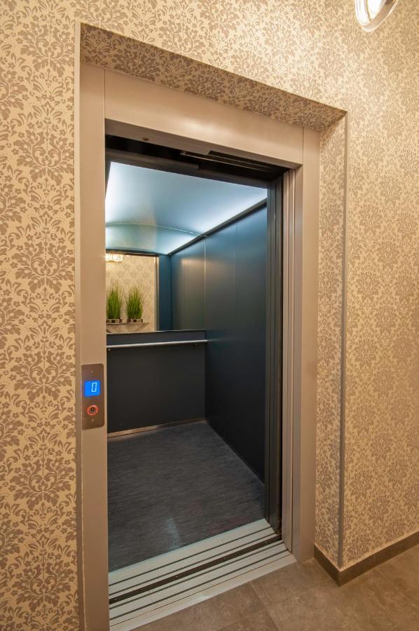 Monaco Ville Wellness ミエンジズドロイェ エクステリア 写真