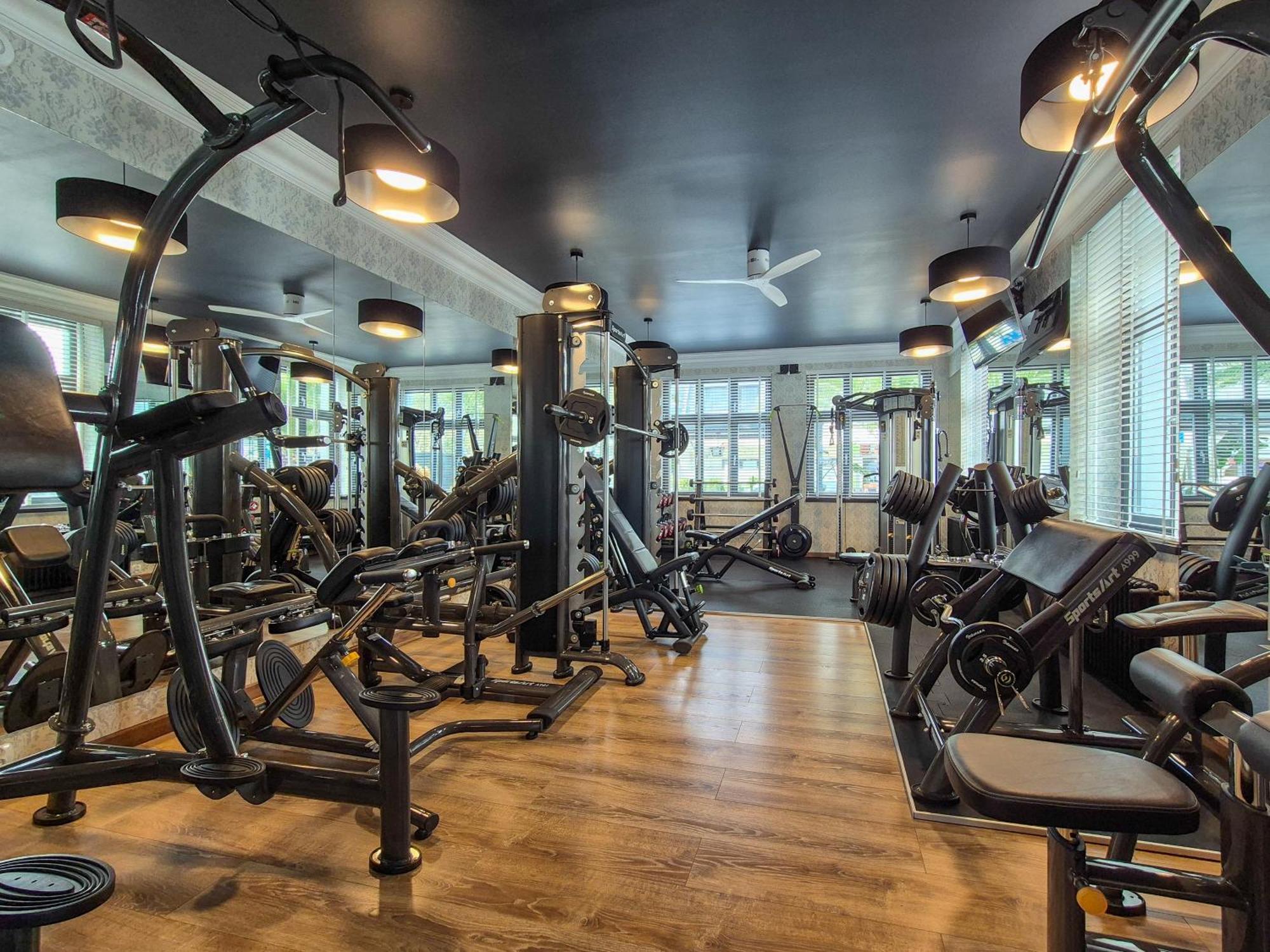Monaco Ville Wellness ミエンジズドロイェ エクステリア 写真