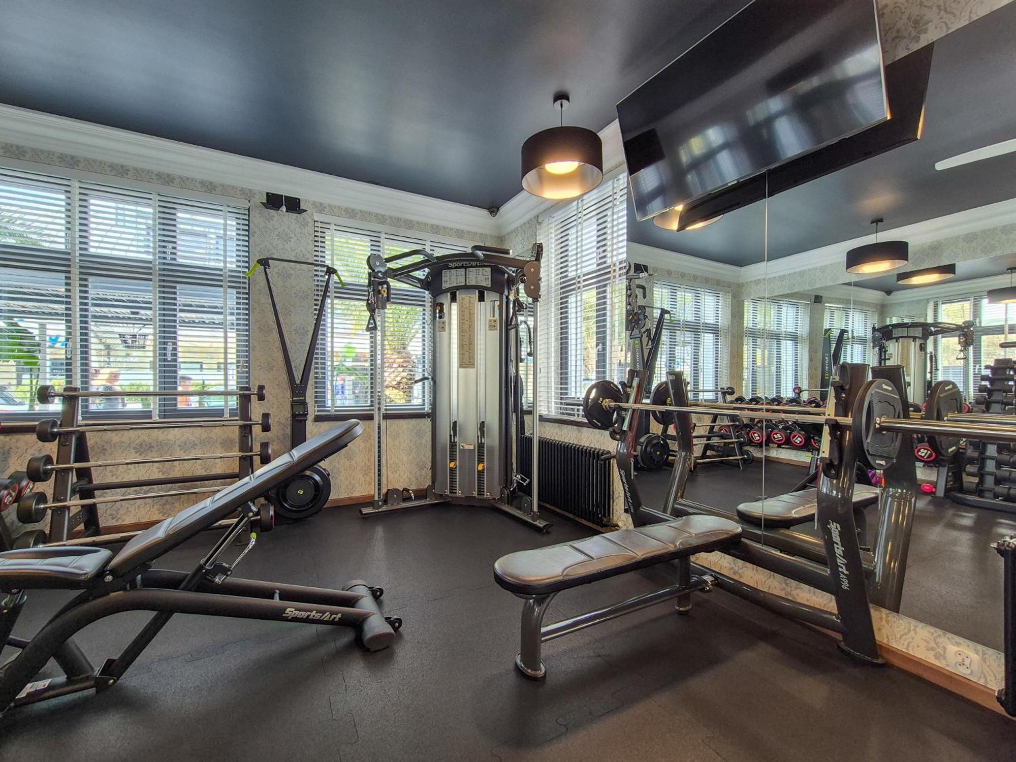 Monaco Ville Wellness ミエンジズドロイェ エクステリア 写真